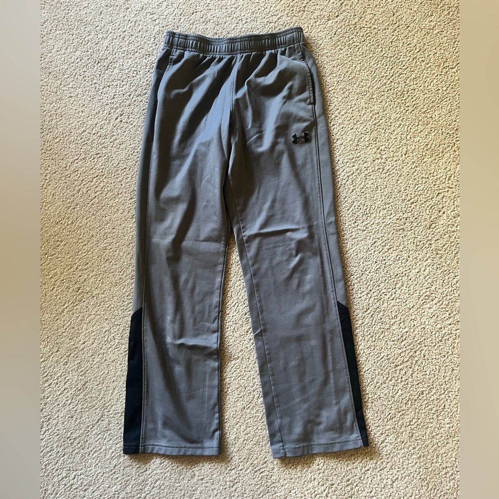 YL Under Armour Pants.